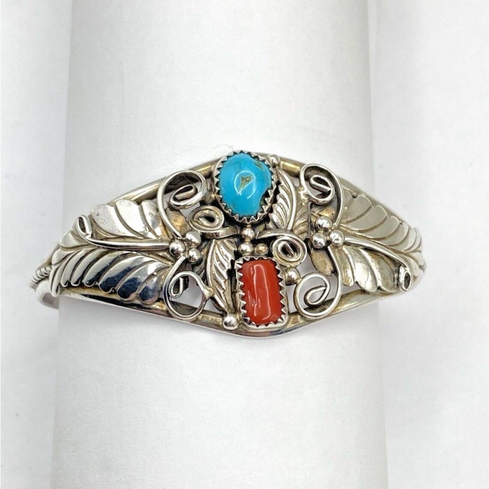 Gorgeous Vintage Signed Navajo Style Turquoise,Red Coral & Sterling Cuff